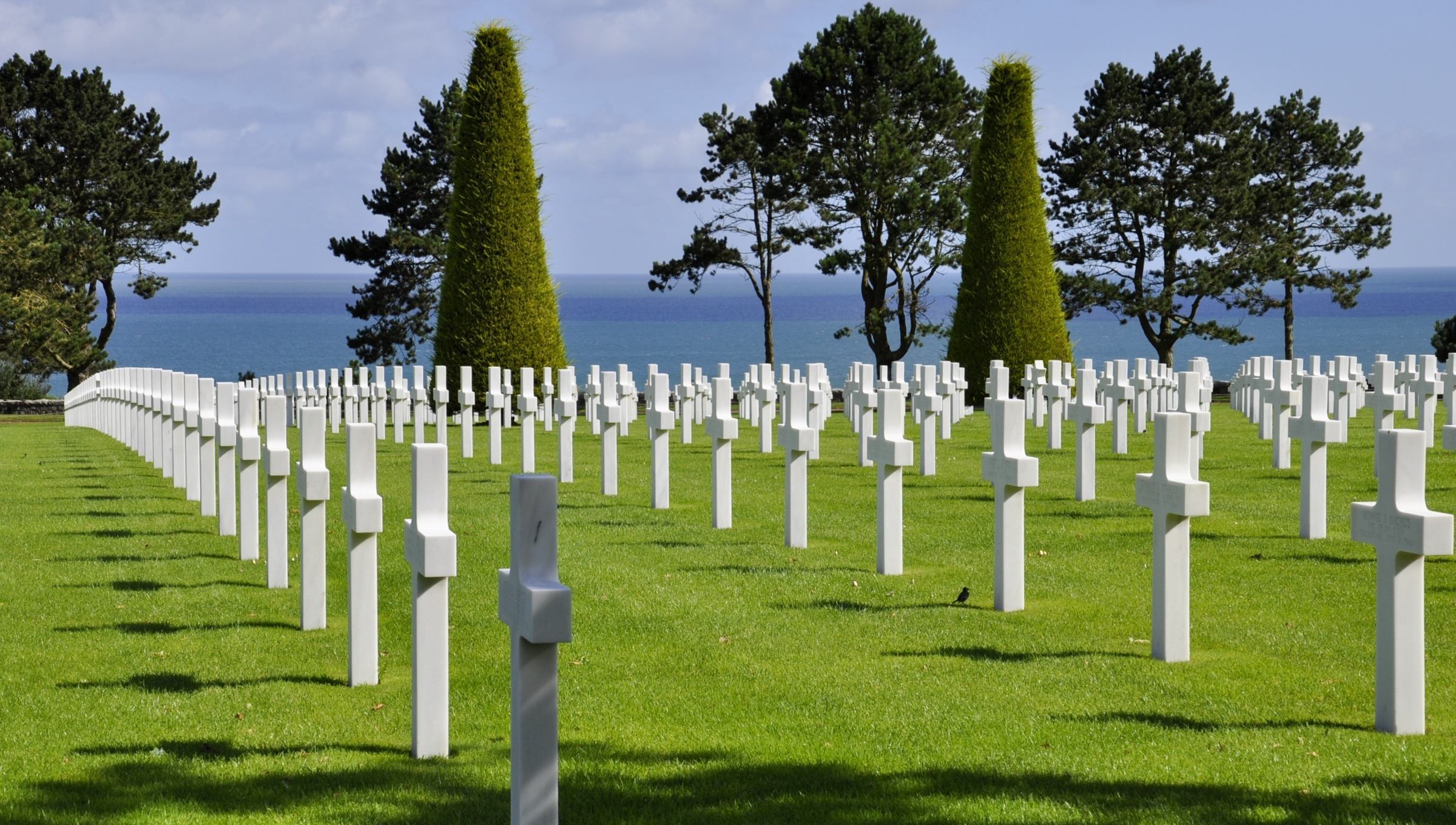 d-day beach american cemetary