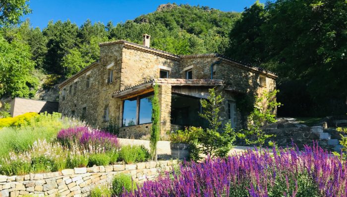 homanie village in stone with lavender field