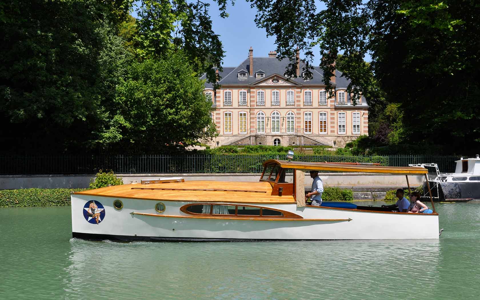 champagne boat ride