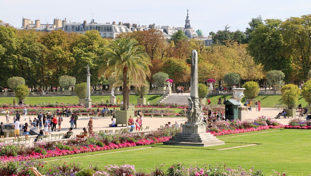spring in paris beautiful parks and gardens